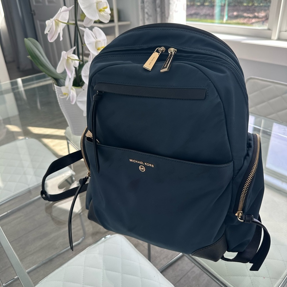 Michael Kors 6 pocket Backpack Unisex